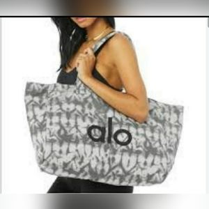 Alo Yoga Grey White Tiedye One Size Bag.